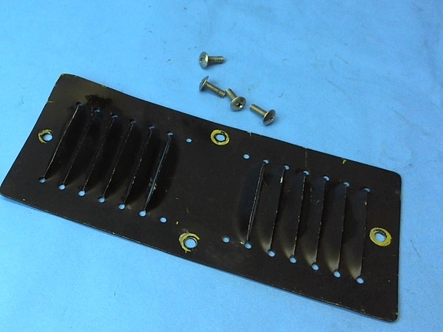 60-550089 Beechcraft - COVER - LOUVERED HEATER DUCT VENT